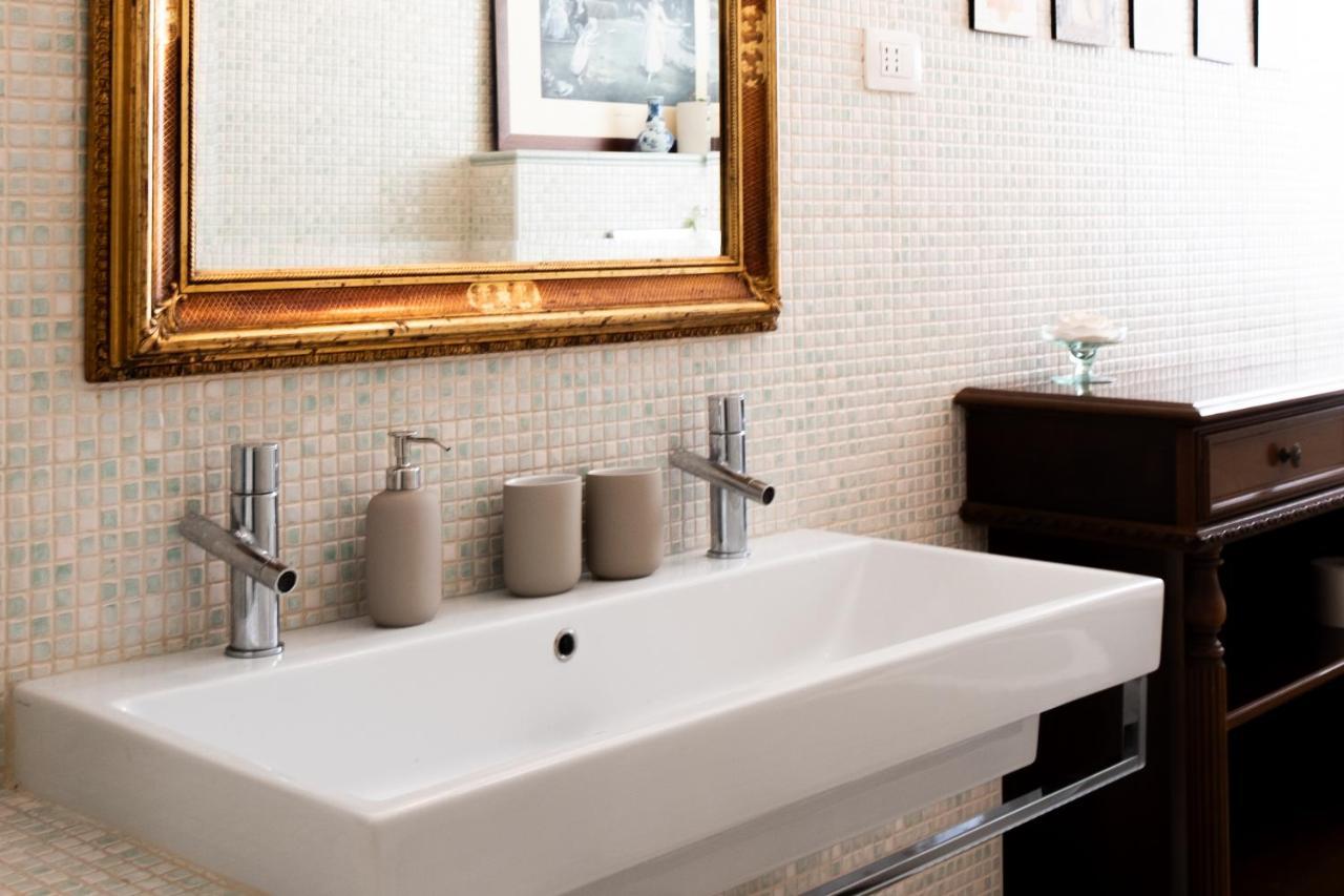 Ab Ovo Bed & Breakfast Cagliari Bagian luar foto